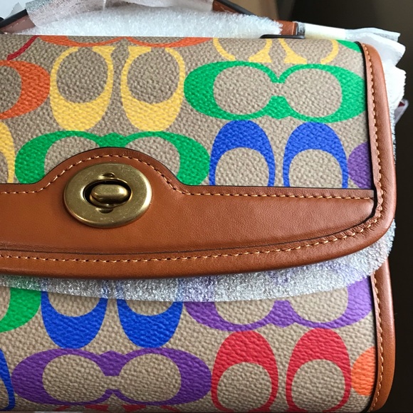 🌈 Coach Kip Turnlock Crossbody In Rainbow Signature Canvas ❤️ - Picture 13 of 15